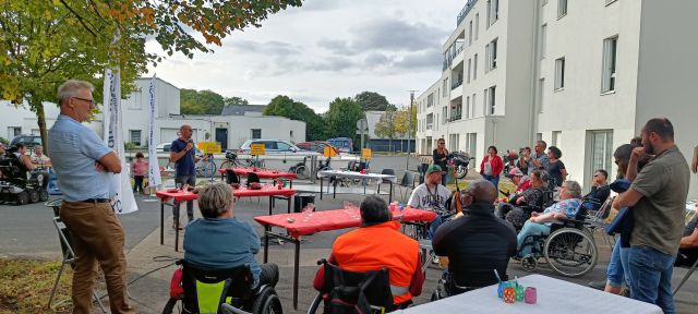 Le marché des 20 ans du Foyer de Vie les Magno ...